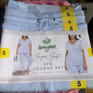 brand new super soft, two-piece lounge set size small women’s